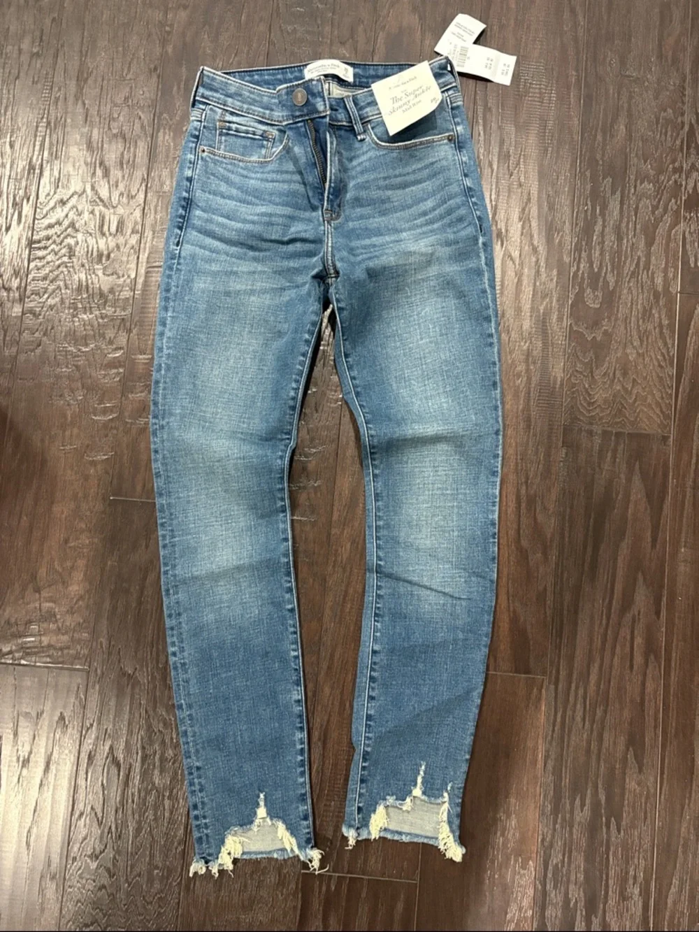 Classic Distressed Blue Women's Jeans - Abercrombie - Picture 1 of 3